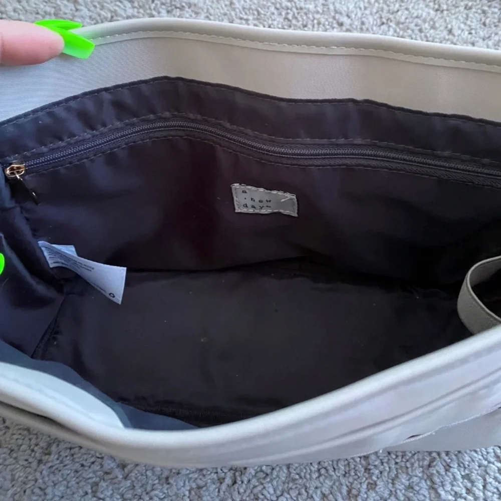🤍A New Day Tote Insert_7
